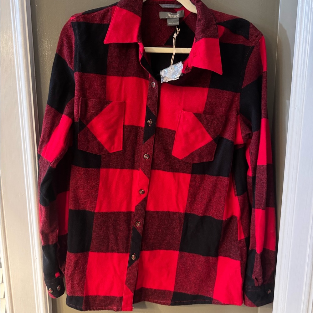 Large NEW Bass Pro Shop women’s Red and Black Plaid Button-Up Shirt